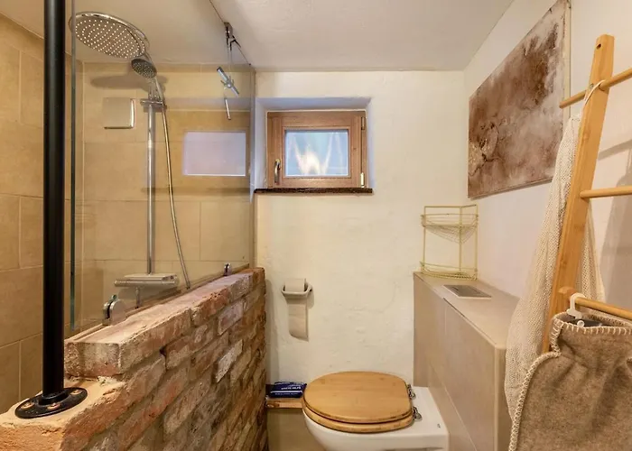 Juwel Erbach an der Danau